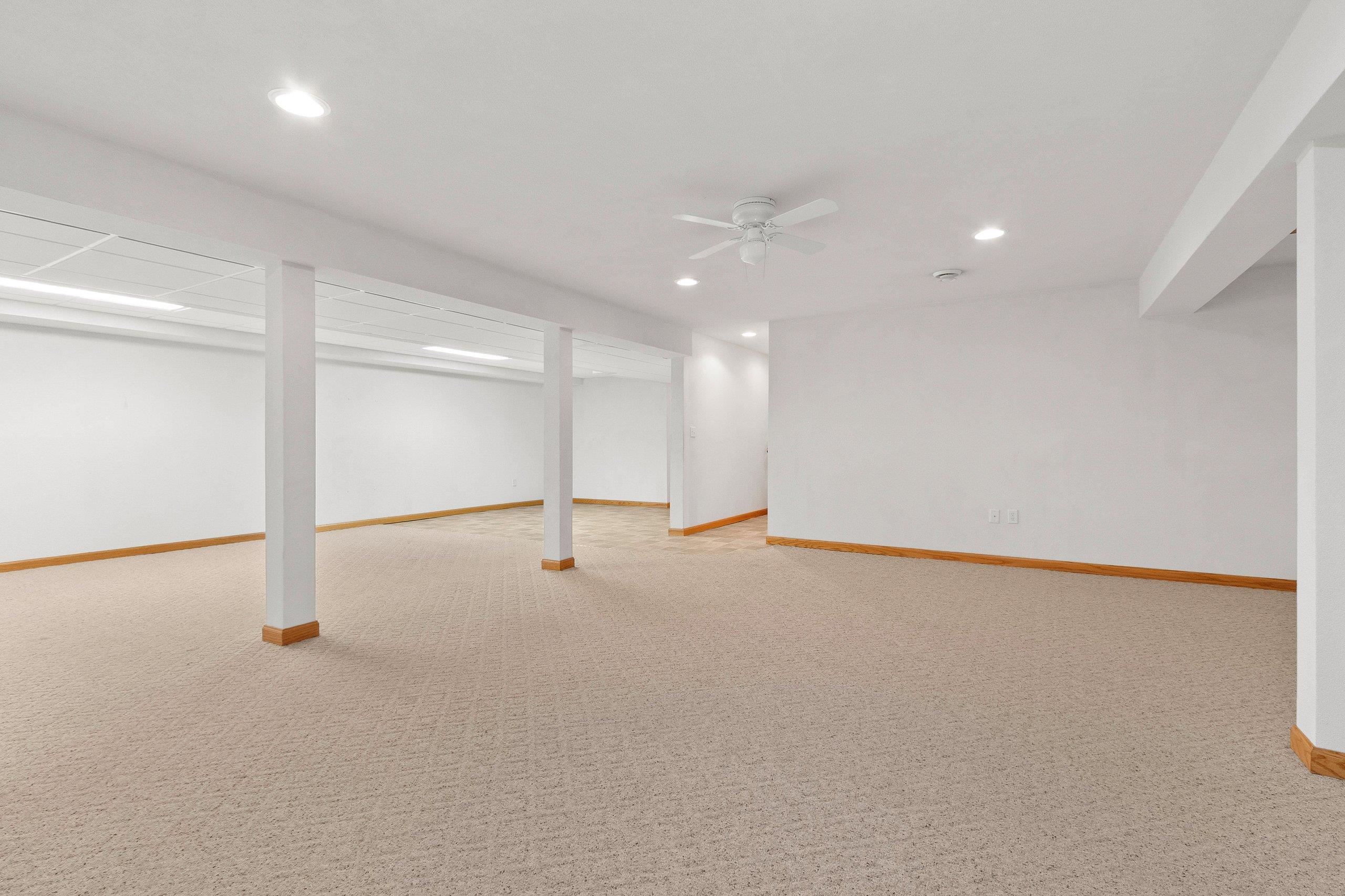 Clintonville, Wisconsin 54929, United States, 4 Bedrooms Bedrooms, ,4 BathroomsBathrooms,Residential,Active,171834