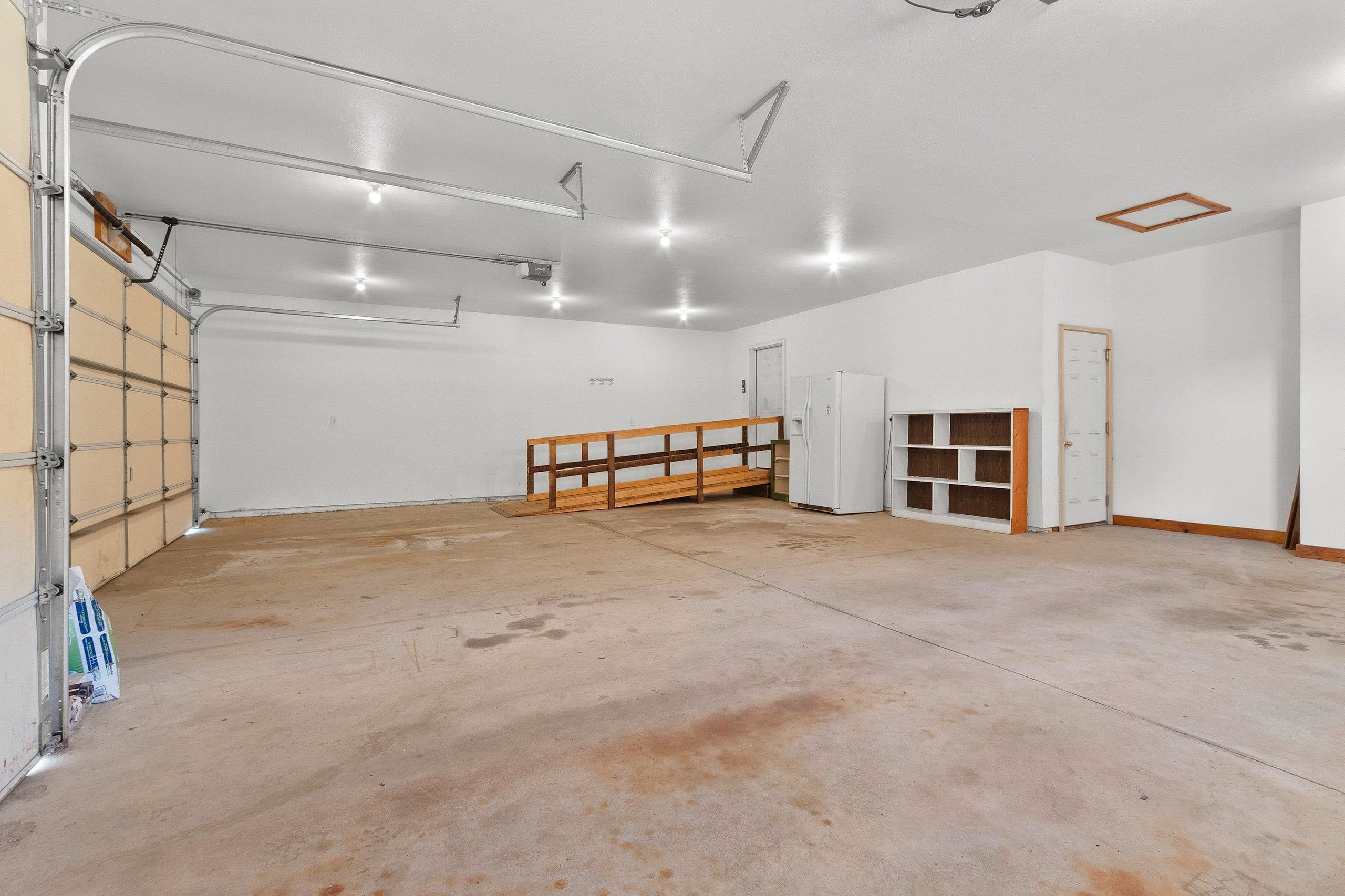 Clintonville, Wisconsin 54929, United States, 4 Bedrooms Bedrooms, ,4 BathroomsBathrooms,Residential,Active,171834