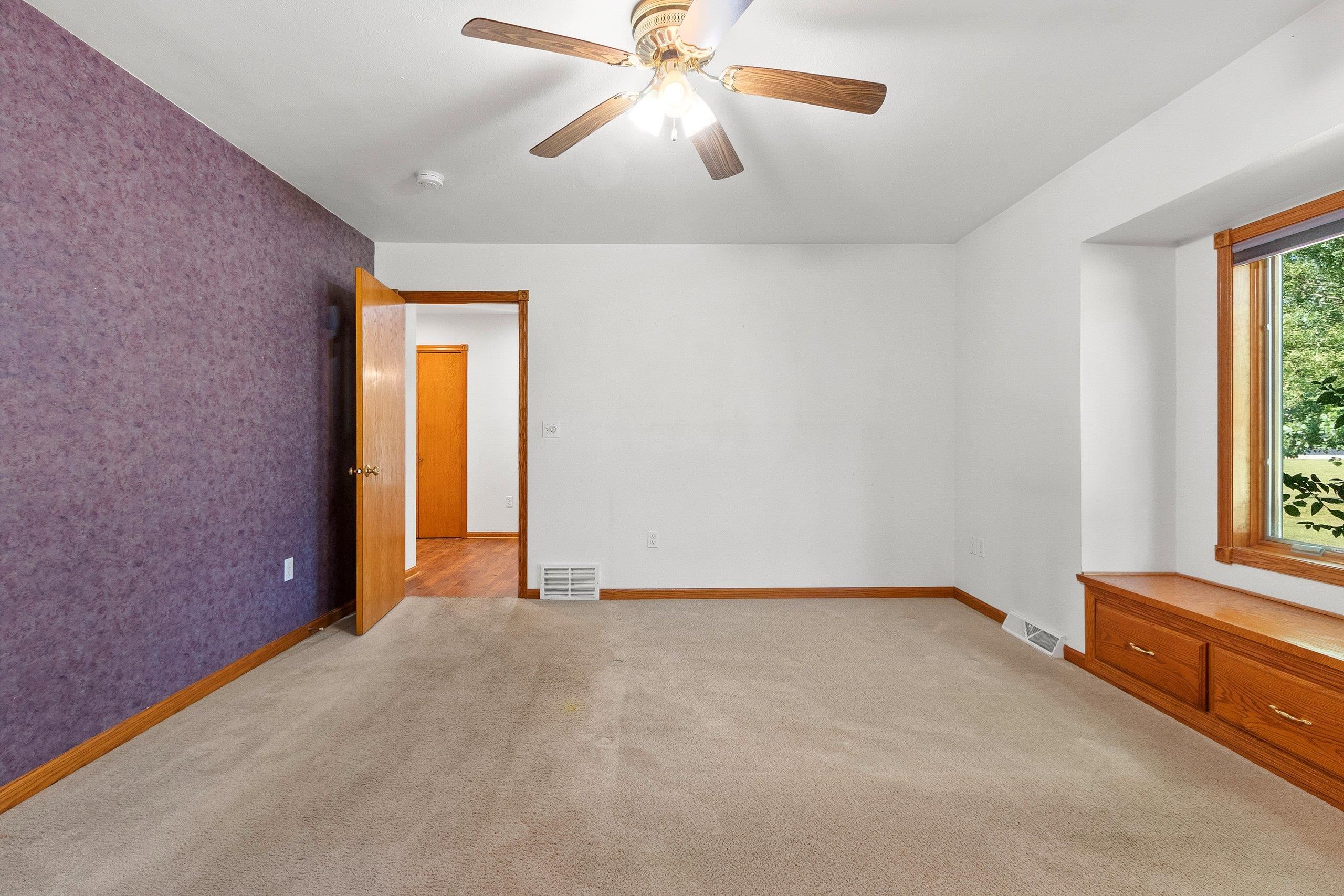 Clintonville, Wisconsin 54929, United States, 4 Bedrooms Bedrooms, ,4 BathroomsBathrooms,Residential,Active,171834