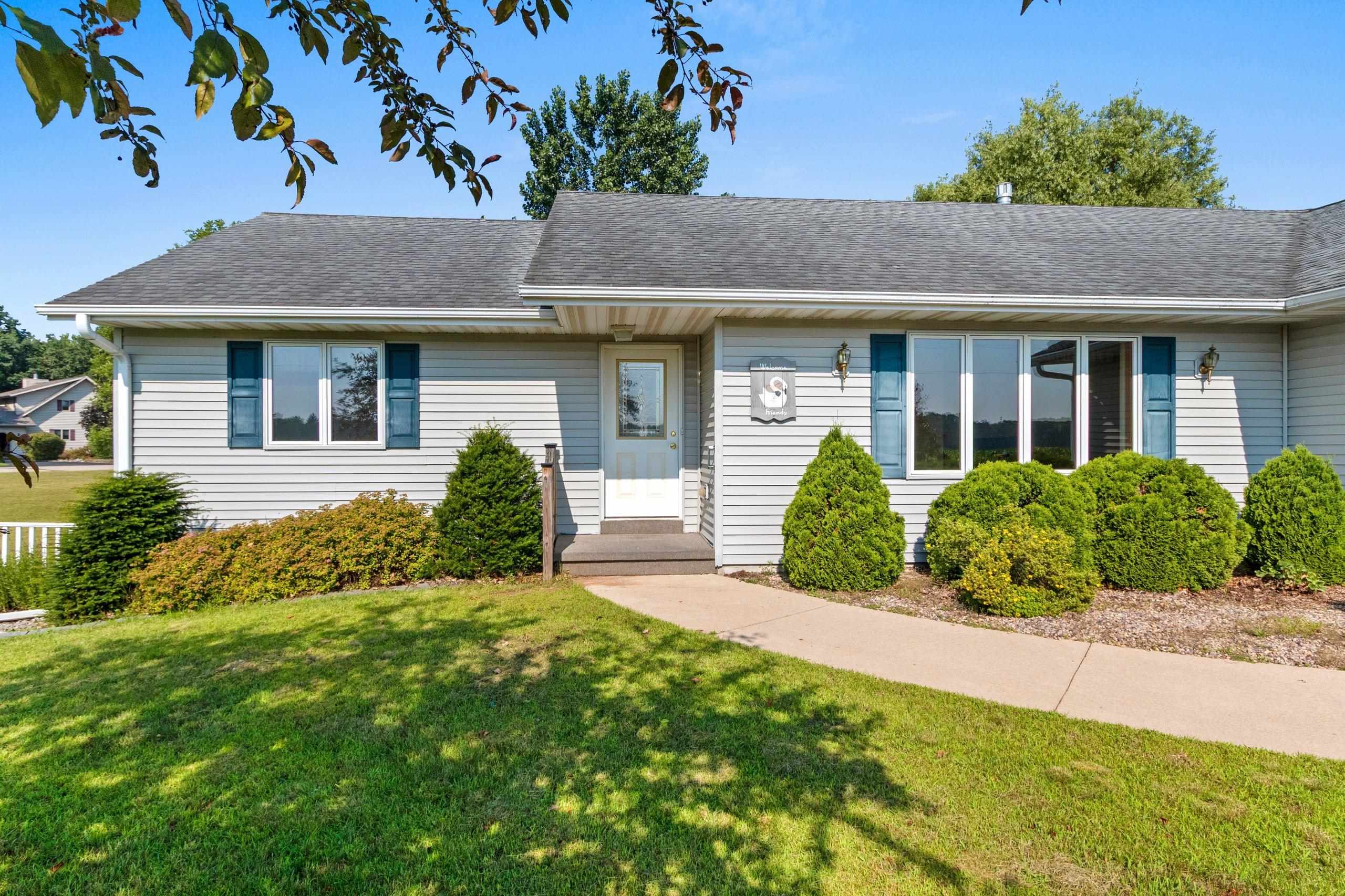 Clintonville, Wisconsin 54929, United States, 4 Bedrooms Bedrooms, ,4 BathroomsBathrooms,Residential,Active,171834