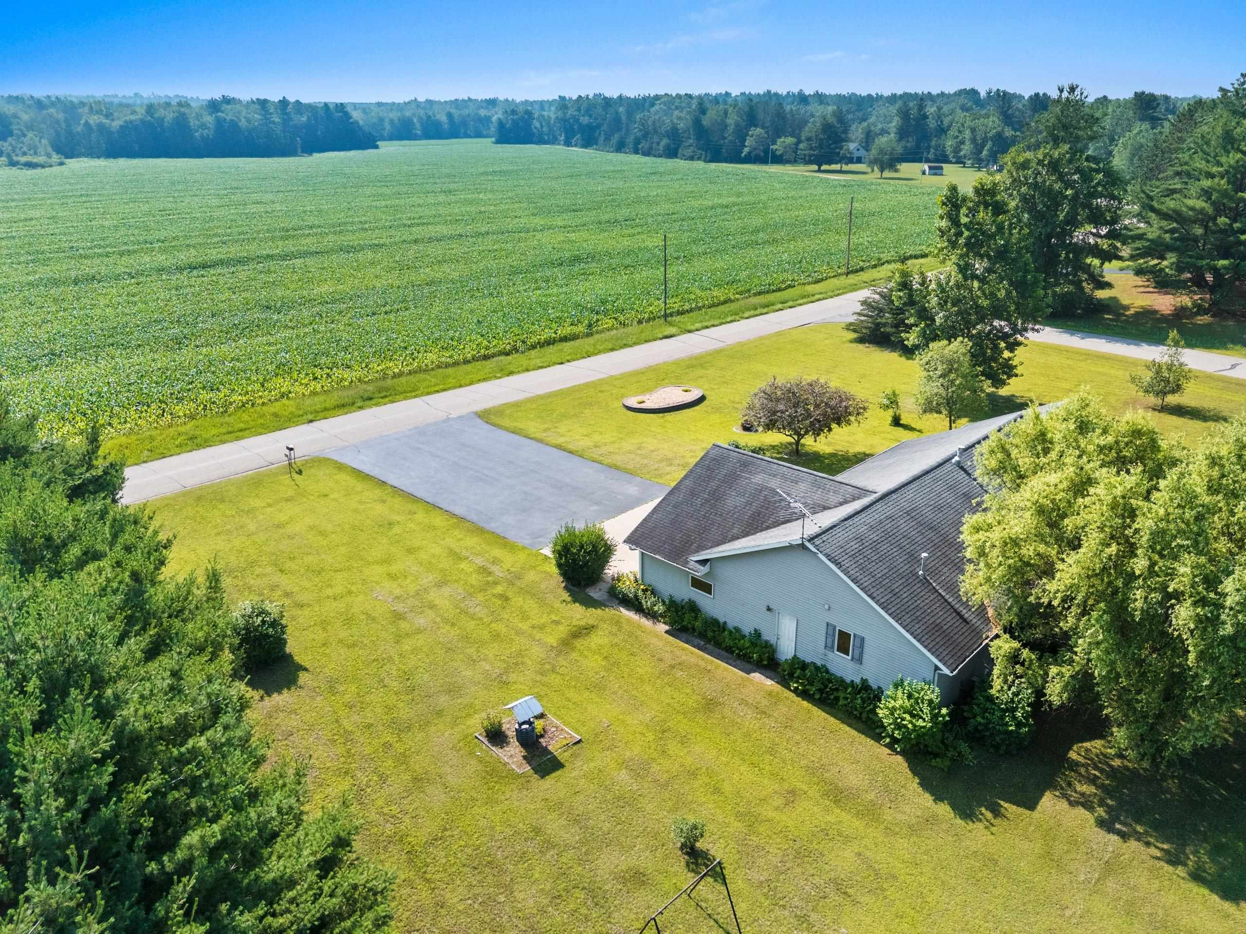 Clintonville, Wisconsin 54929, United States, 4 Bedrooms Bedrooms, ,4 BathroomsBathrooms,Residential,Active,171834