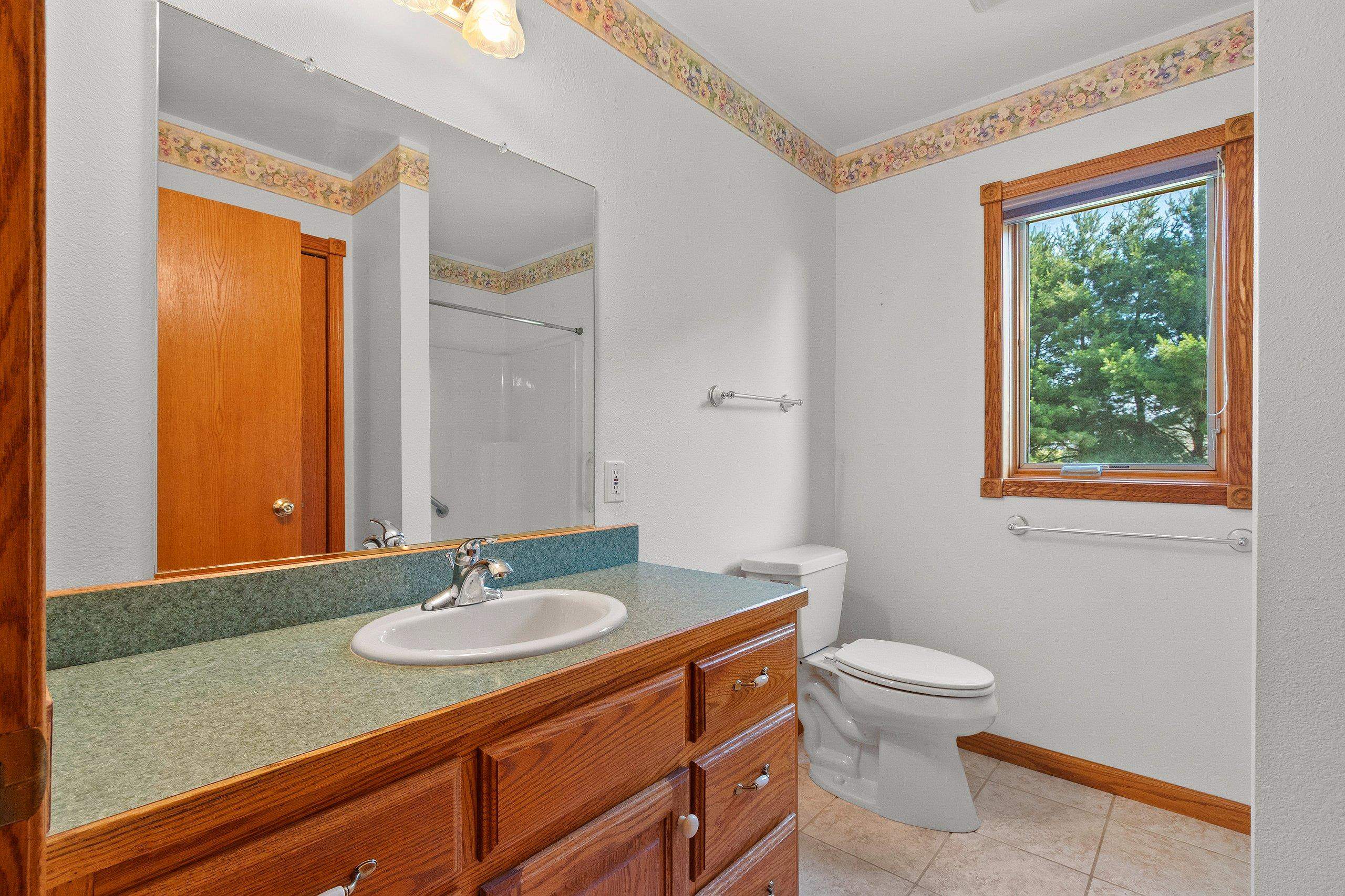 Clintonville, Wisconsin 54929, United States, 4 Bedrooms Bedrooms, ,4 BathroomsBathrooms,Residential,Active,171834