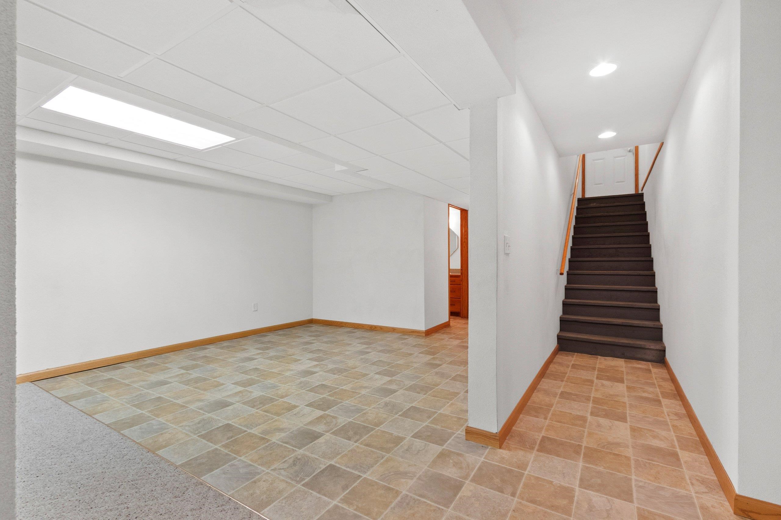 Clintonville, Wisconsin 54929, United States, 4 Bedrooms Bedrooms, ,4 BathroomsBathrooms,Residential,Active,171834