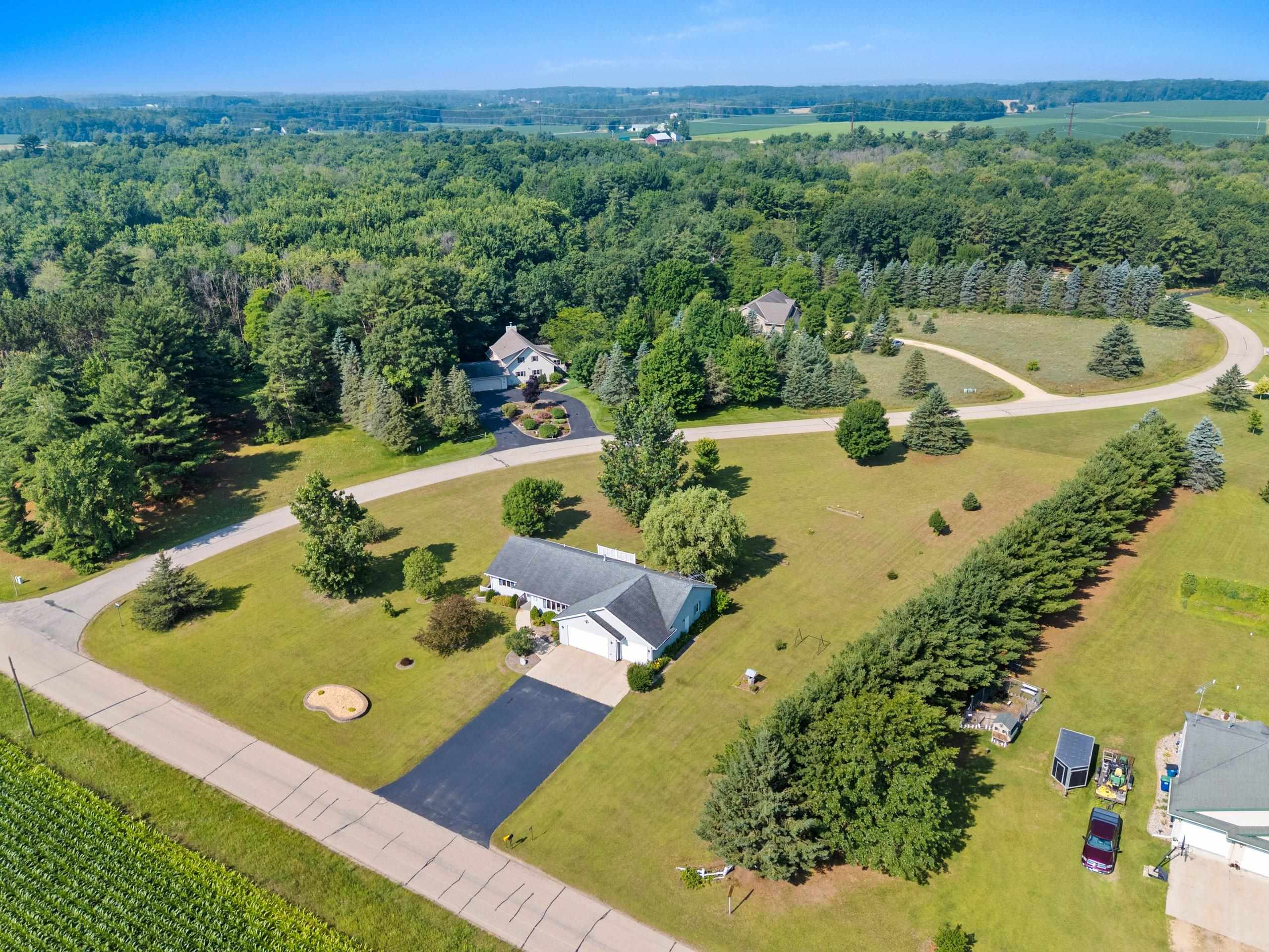 Clintonville, Wisconsin 54929, United States, 4 Bedrooms Bedrooms, ,4 BathroomsBathrooms,Residential,Active,171834