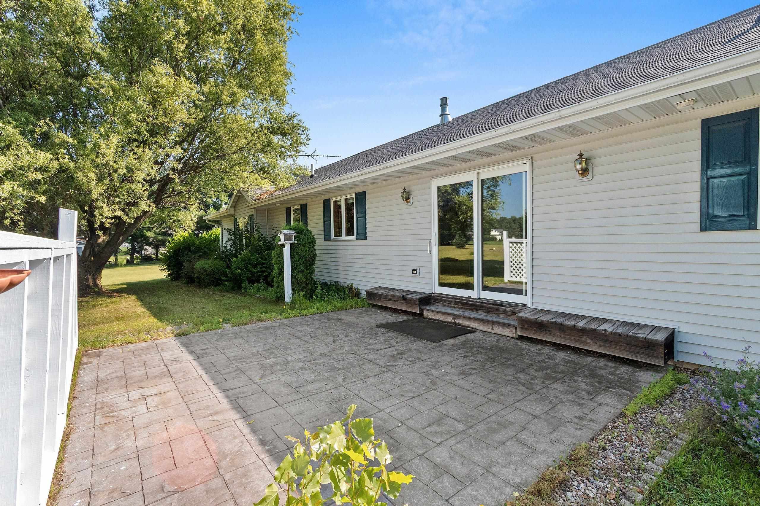 Clintonville, Wisconsin 54929, United States, 4 Bedrooms Bedrooms, ,4 BathroomsBathrooms,Residential,Active,171834