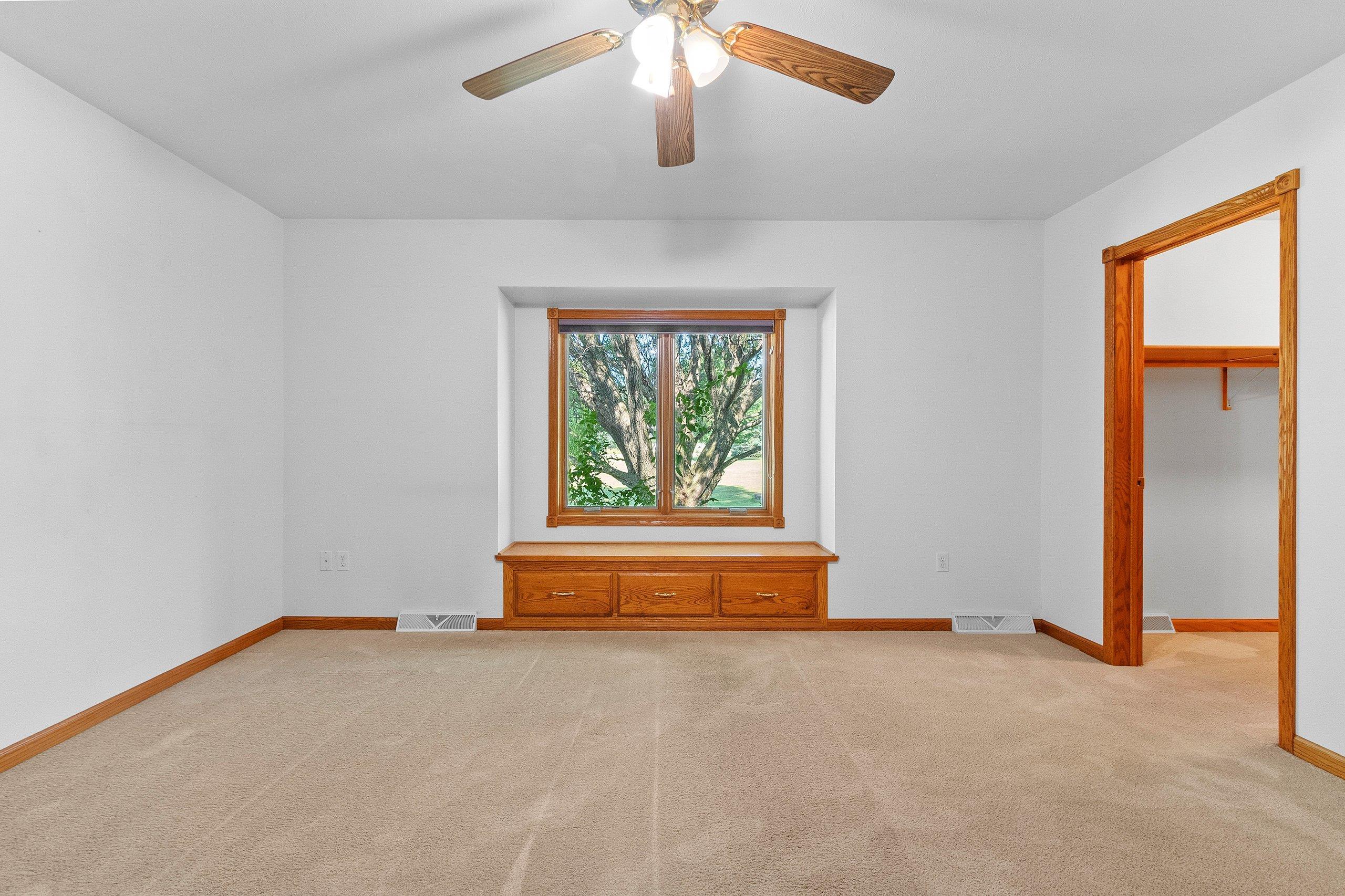 Clintonville, Wisconsin 54929, United States, 4 Bedrooms Bedrooms, ,4 BathroomsBathrooms,Residential,Active,171834