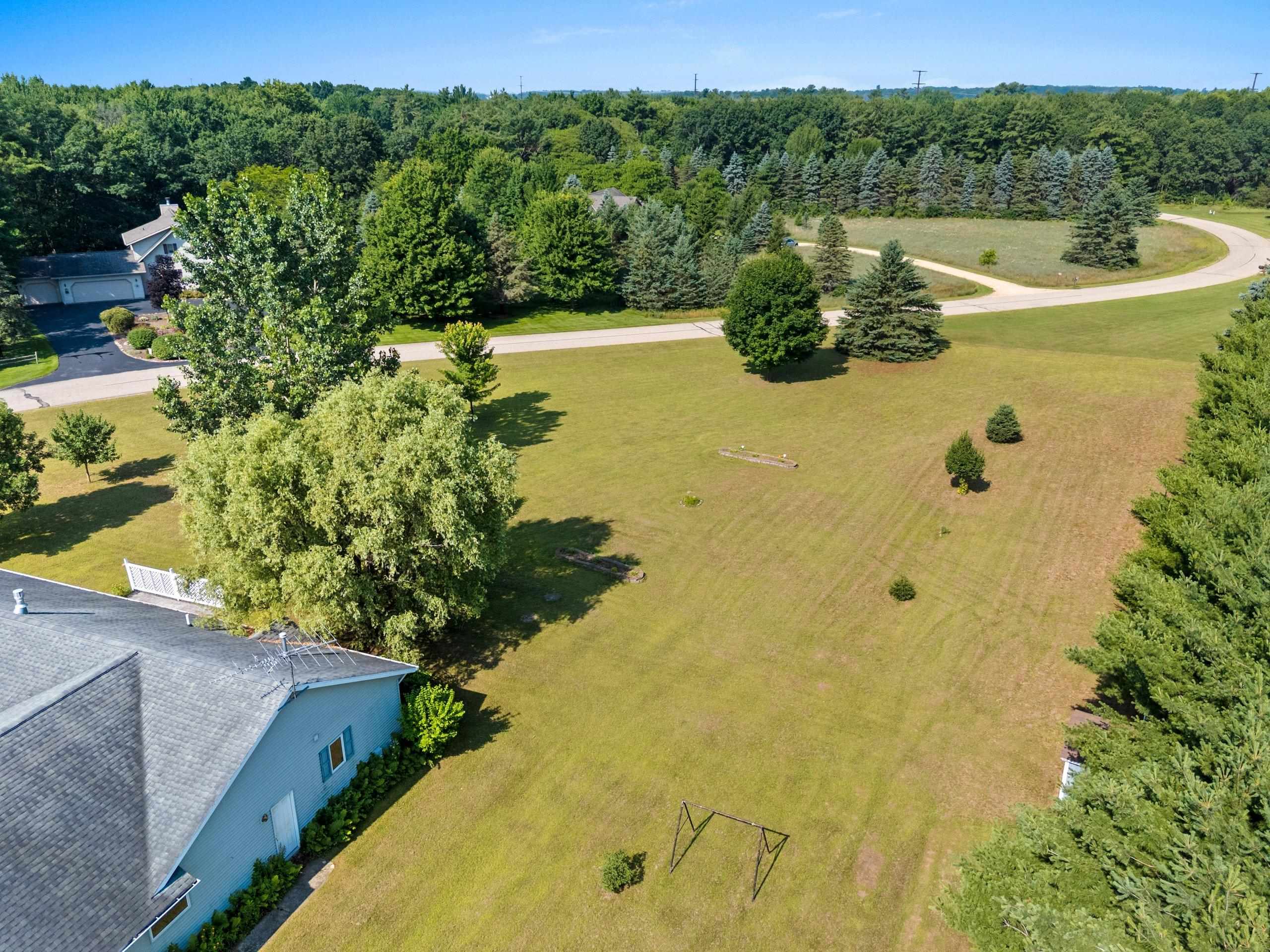 Clintonville, Wisconsin 54929, United States, 4 Bedrooms Bedrooms, ,4 BathroomsBathrooms,Residential,Active,171834