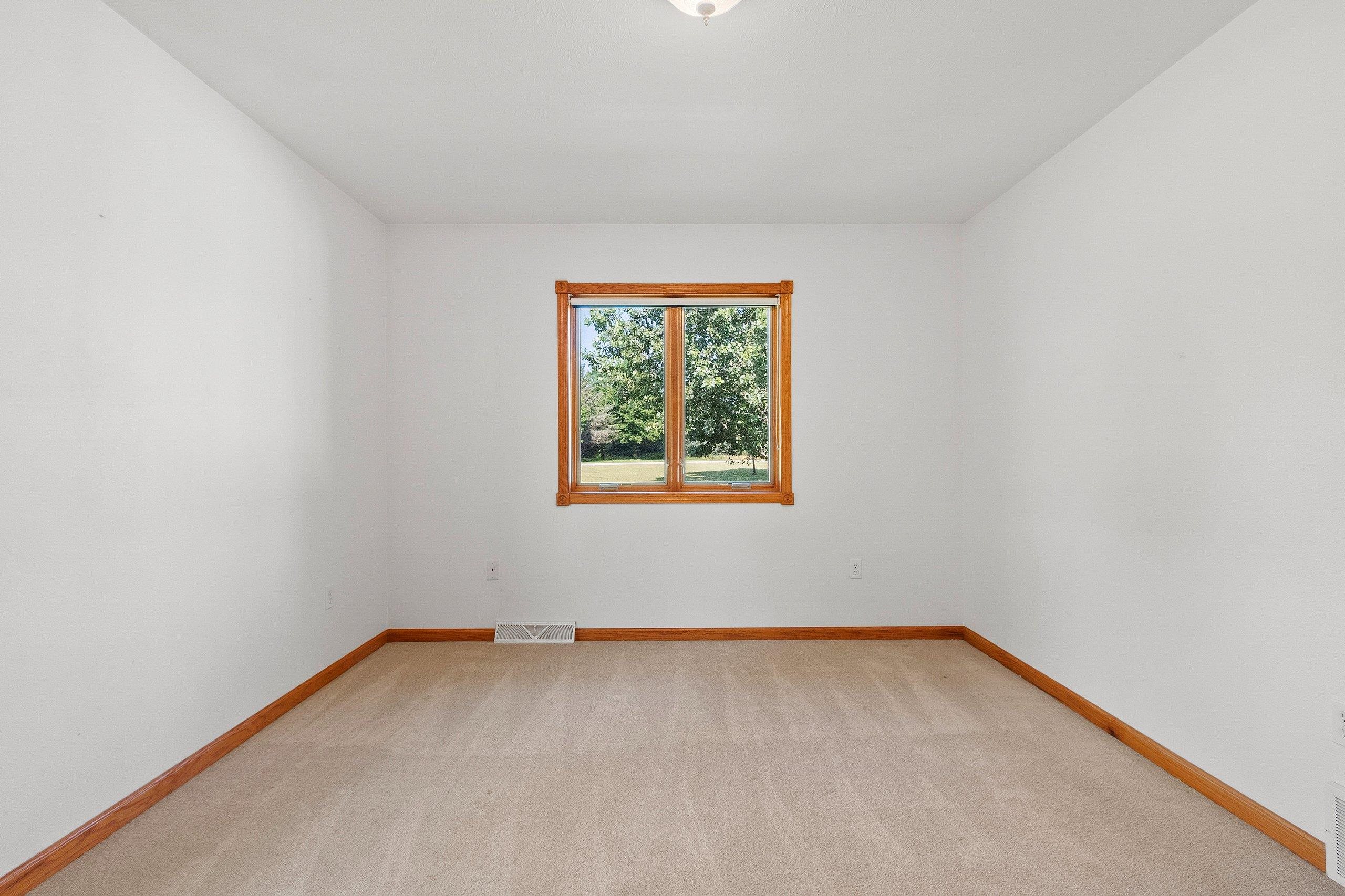 Clintonville, Wisconsin 54929, United States, 4 Bedrooms Bedrooms, ,4 BathroomsBathrooms,Residential,Active,171834