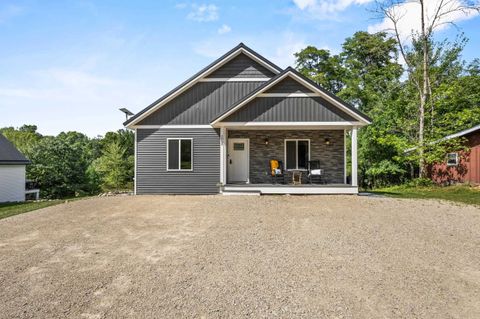 Photo of W5066 W LONG LAKE Road, WAUPACA, WI 54981 (MLS # 50314091)