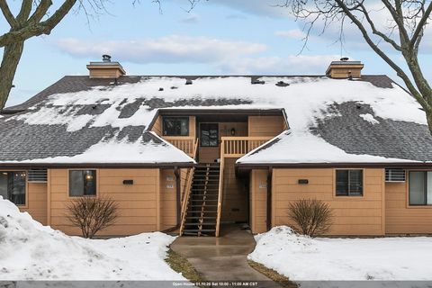 Photo of 1391 W 18TH Avenue, OSHKOSH, WI 54902 (MLS # 50319665)