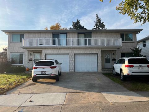 Photo of 701 E LONGVIEW Drive, APPLETON, WI 54911 (MLS # 50317415)