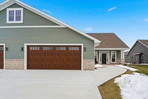 Photo of 1386 LIGHTHOUSE VILLAGE Road, FOND DU LAC, WI 54937 (MLS # 50319516)