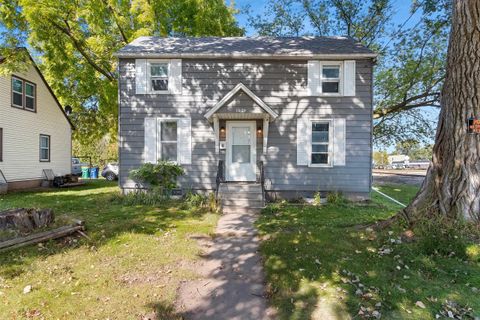 Photo of 1029 N BAIRD Street, GREEN BAY, WI 54302 (MLS # 50316048)
