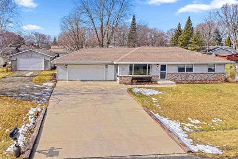Photo of 1501 N LYNNDALE Drive, APPLETON, WI 54914 (MLS # 50321327)