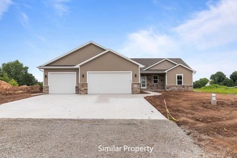 Photo of W7059 EVERGLADE Road, GREENVILLE, WI 54942 (MLS # 50319675)