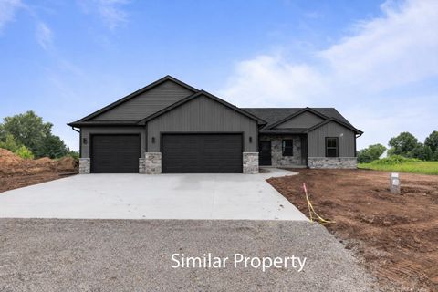 Photo of W7059 EVERGLADE Road, GREENVILLE, WI 54942 (MLS # 50319675)