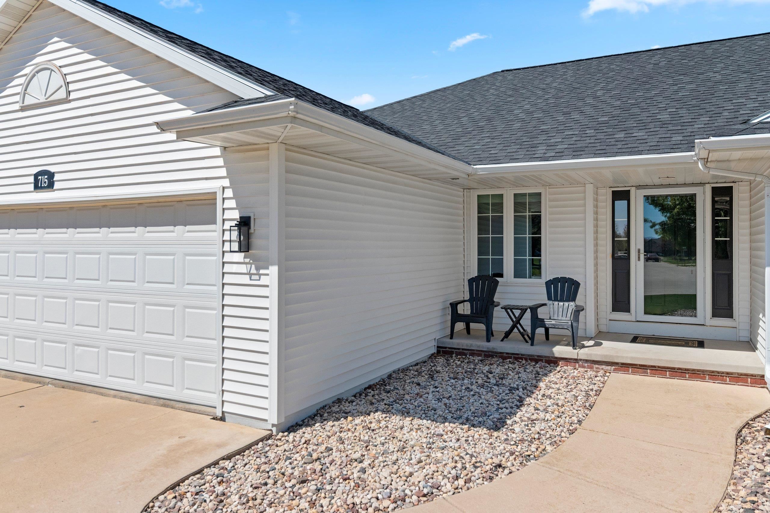 715 HICKORY VALLEY Court