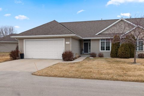 Photo of 1724 REMINGTON RIDGE Way, DE PERE, WI 54115 (MLS # 50316490)
