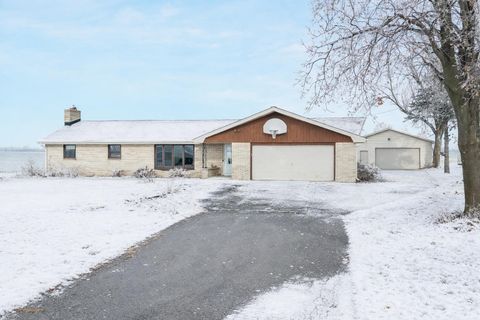 Photo of W1008 COUNTY RD JJ, KAUKAUNA, WI 54130 (MLS # 50321734)