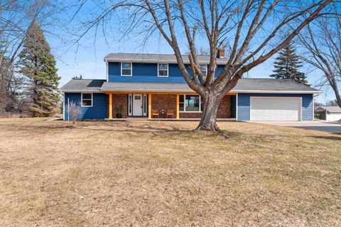 Photo of 1490 FERNANDO Drive, DE PERE, WI 54115 (MLS # 50323225)
