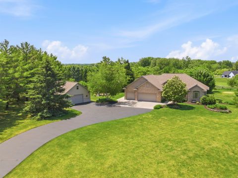 Photo of N983 FOX SPRINGS Drive, GREENVILLE, WI 54942 (MLS # 50327340)