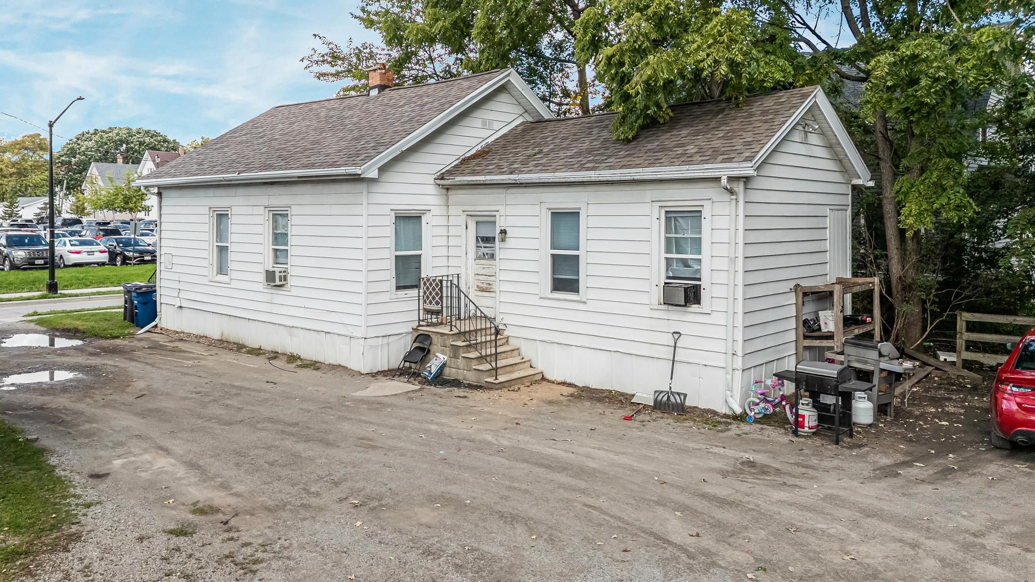 814 MCKINLEY Street