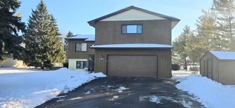 Photo of W6127 COLONIAL Drive, APPLETON, WI 54914 (MLS # 50319299)