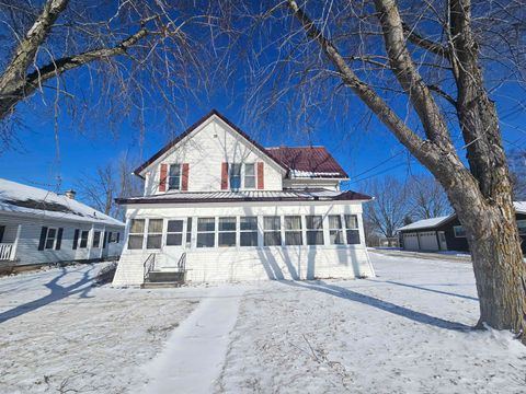 Photo of 133 W MAIN Street, GILLETT, WI 54124 (MLS # 50321717)