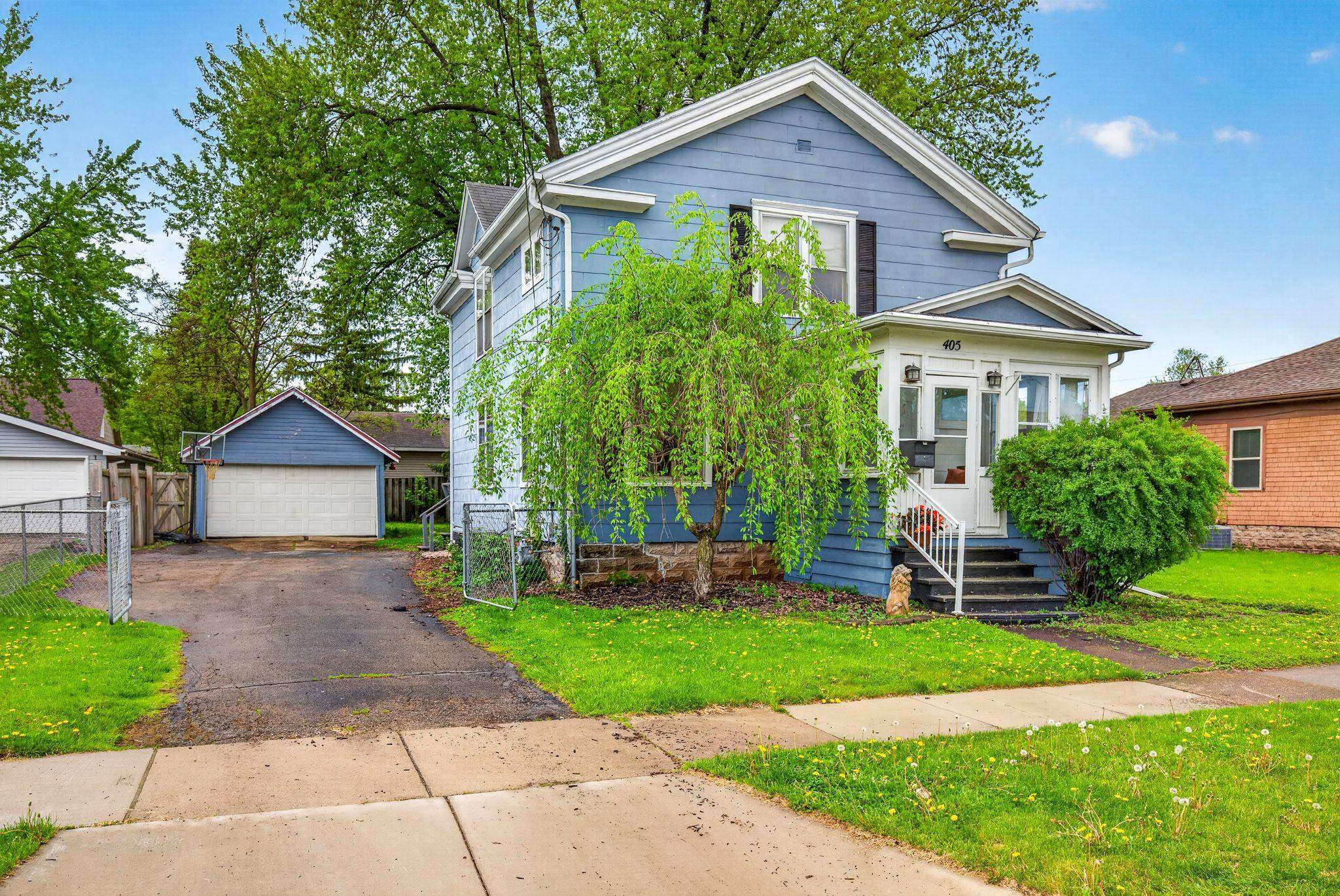 405 E COLUMBIAN Avenue