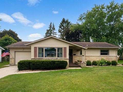 Photo of 2529 38TH Street, TWO RIVERS, WI 54241 (MLS # 50332964)