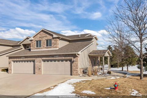 Photo of 2362 E PLANK Circle #D, APPLETON, WI 54915 (MLS # 50321142)