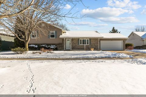 Photo of 1001 COUNTY ROAD V, FOND DU LAC, WI 54935 (MLS # 50319550)