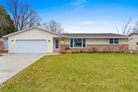 Photo of 526 LORRAINE Lane, GREEN BAY, WI 54311 (MLS # 50318523)