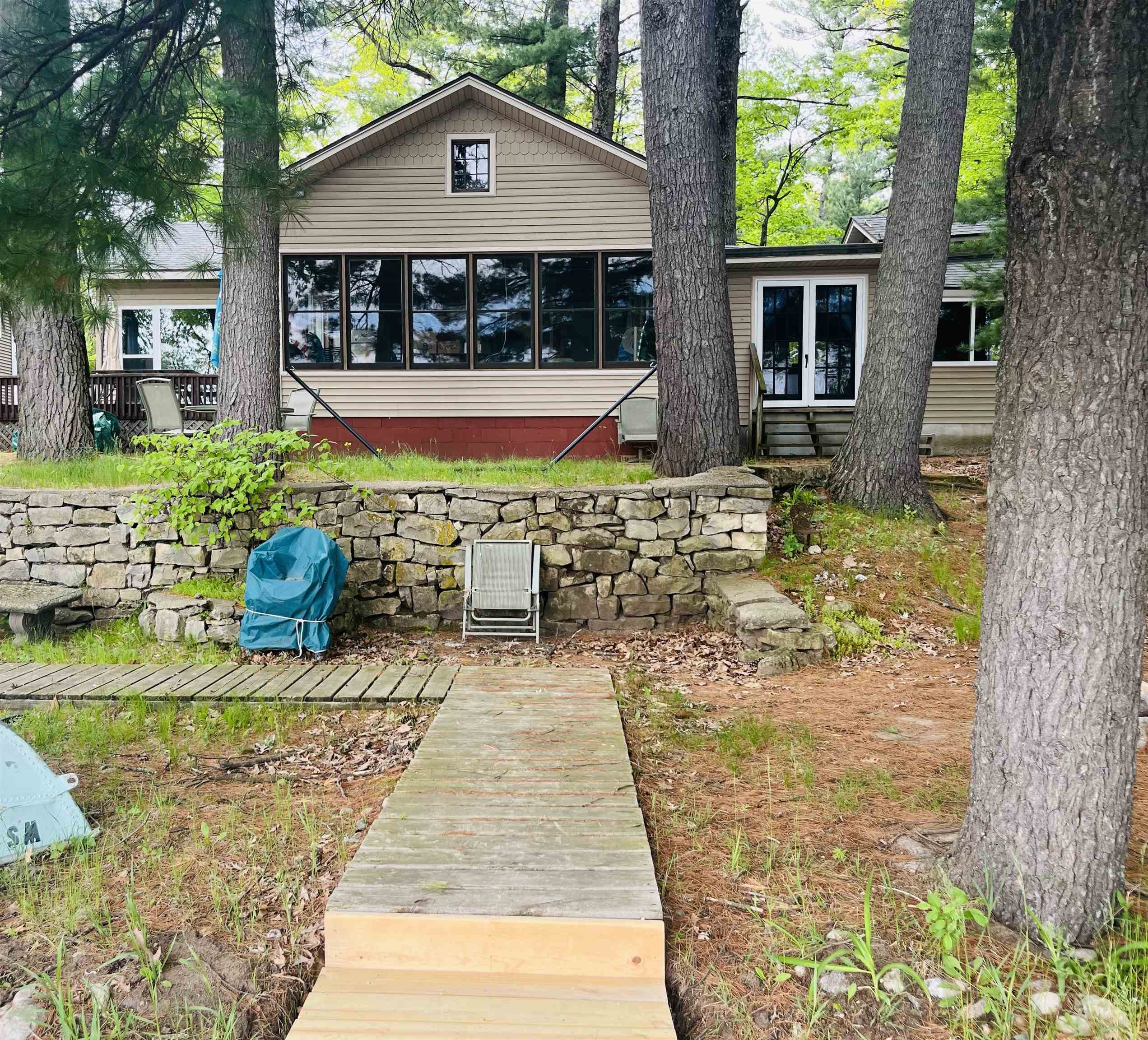 E1747 PINE RIDGE Lane