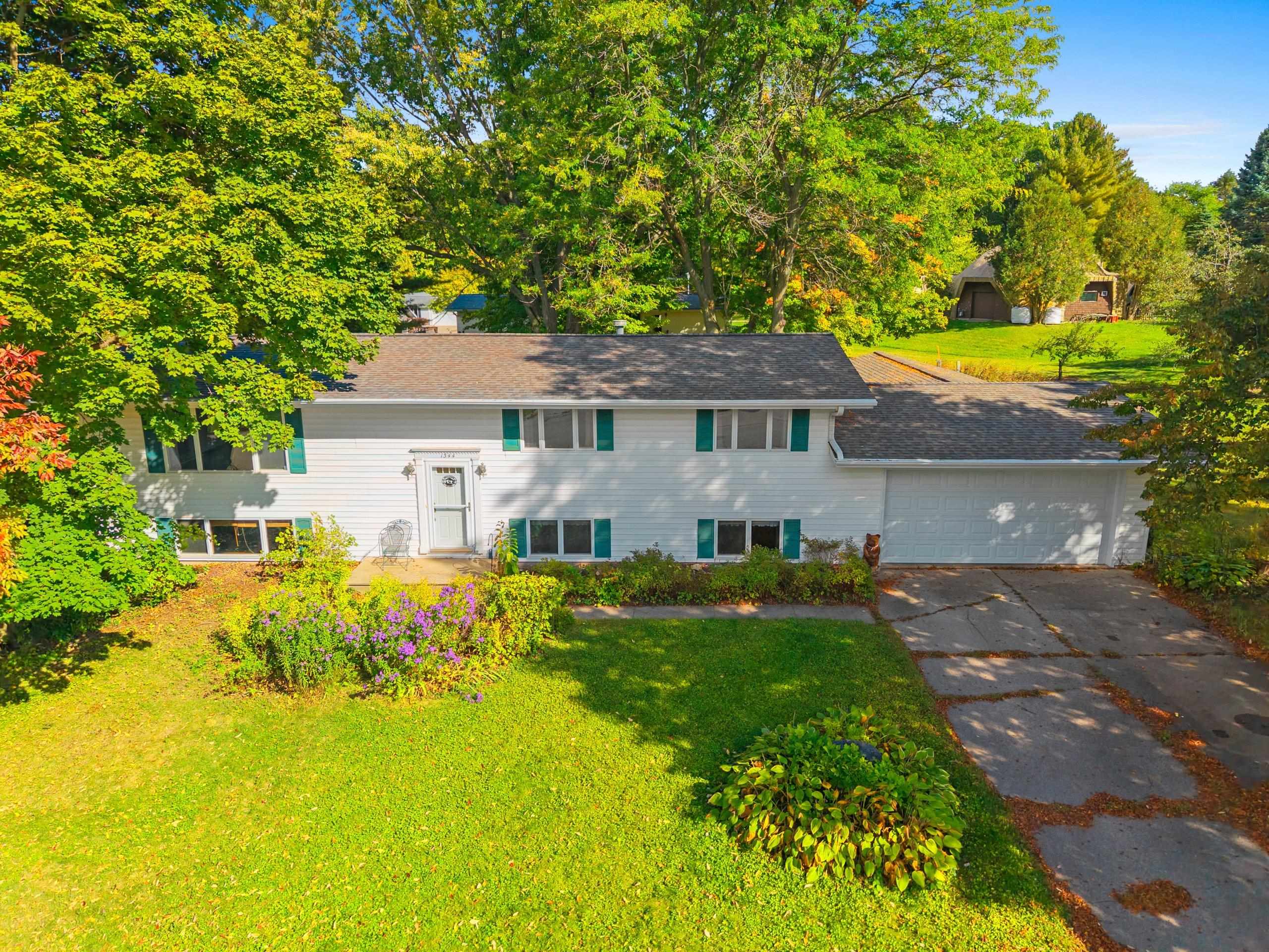 Shawano, Wisconsin 54166, United States, 4 Bedrooms Bedrooms, ,2 BathroomsBathrooms,Residential,Active,219901