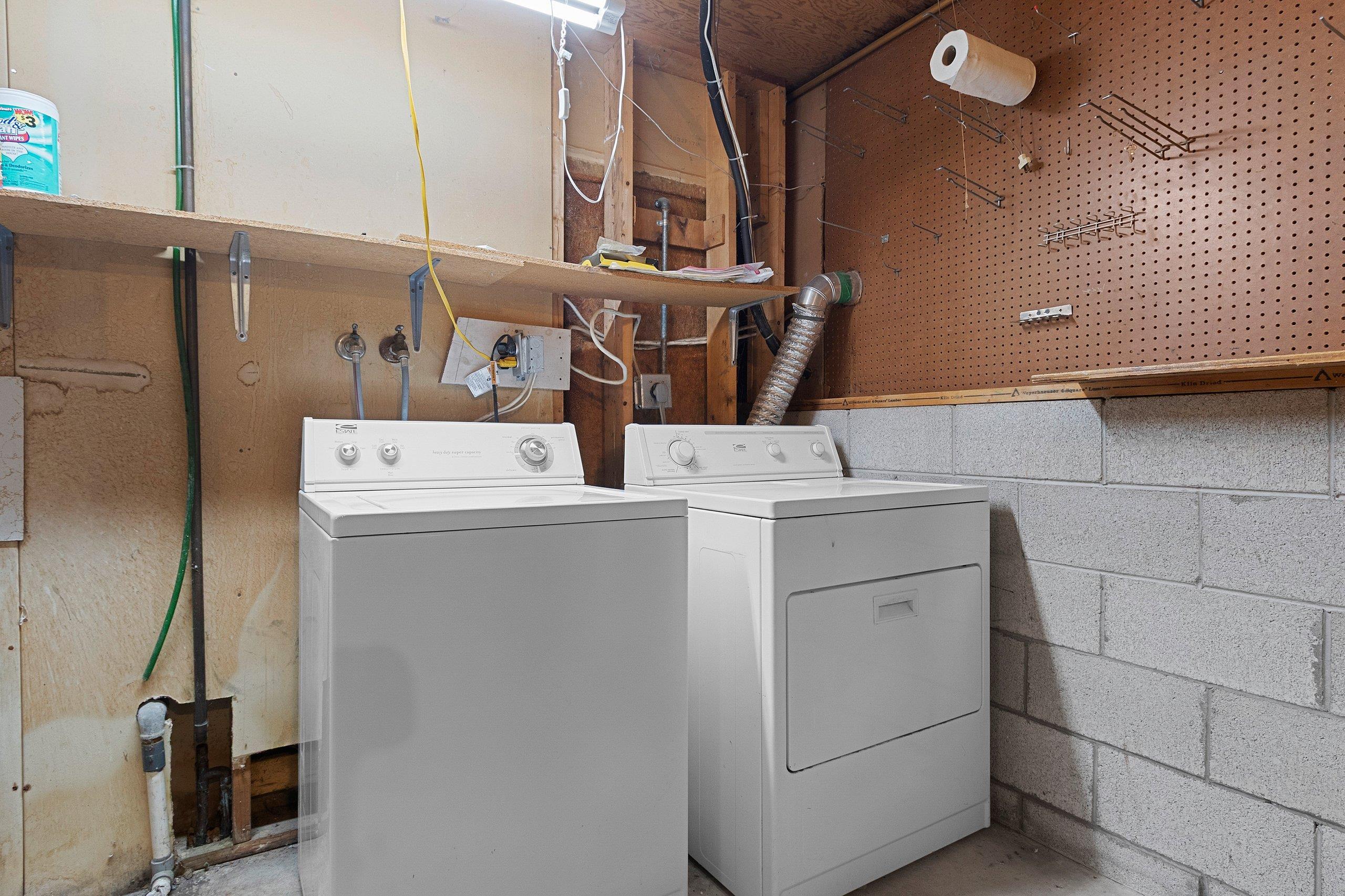 Shawano, Wisconsin 54166, United States, 4 Bedrooms Bedrooms, ,2 BathroomsBathrooms,Residential,Active,219901