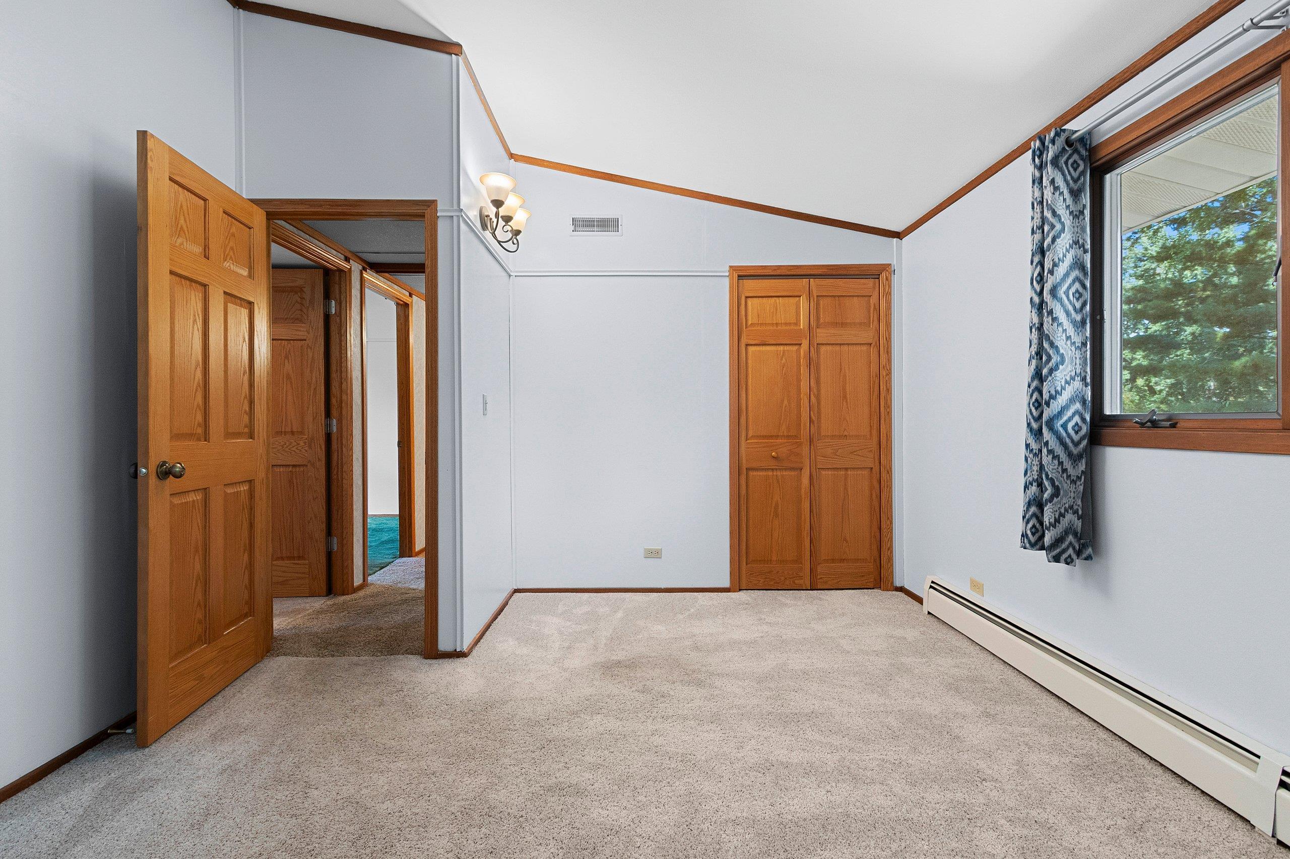 Shawano, Wisconsin 54166, United States, 4 Bedrooms Bedrooms, ,2 BathroomsBathrooms,Residential,Active,219901