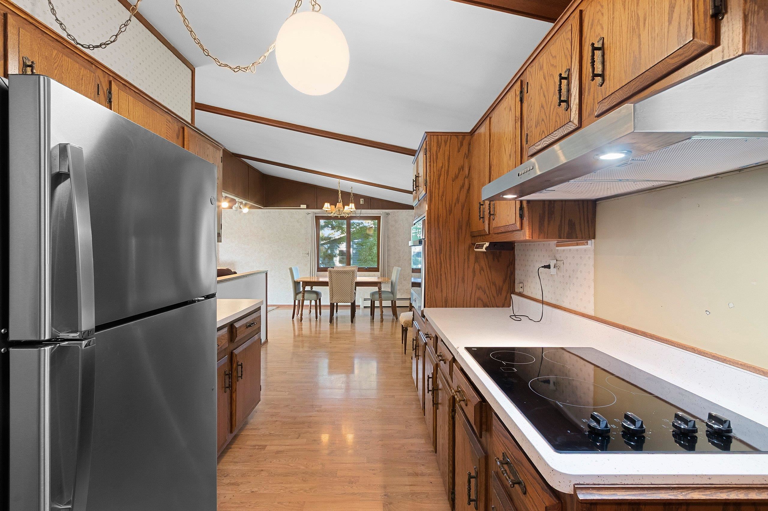 Shawano, Wisconsin 54166, United States, 4 Bedrooms Bedrooms, ,2 BathroomsBathrooms,Residential,Active,219901