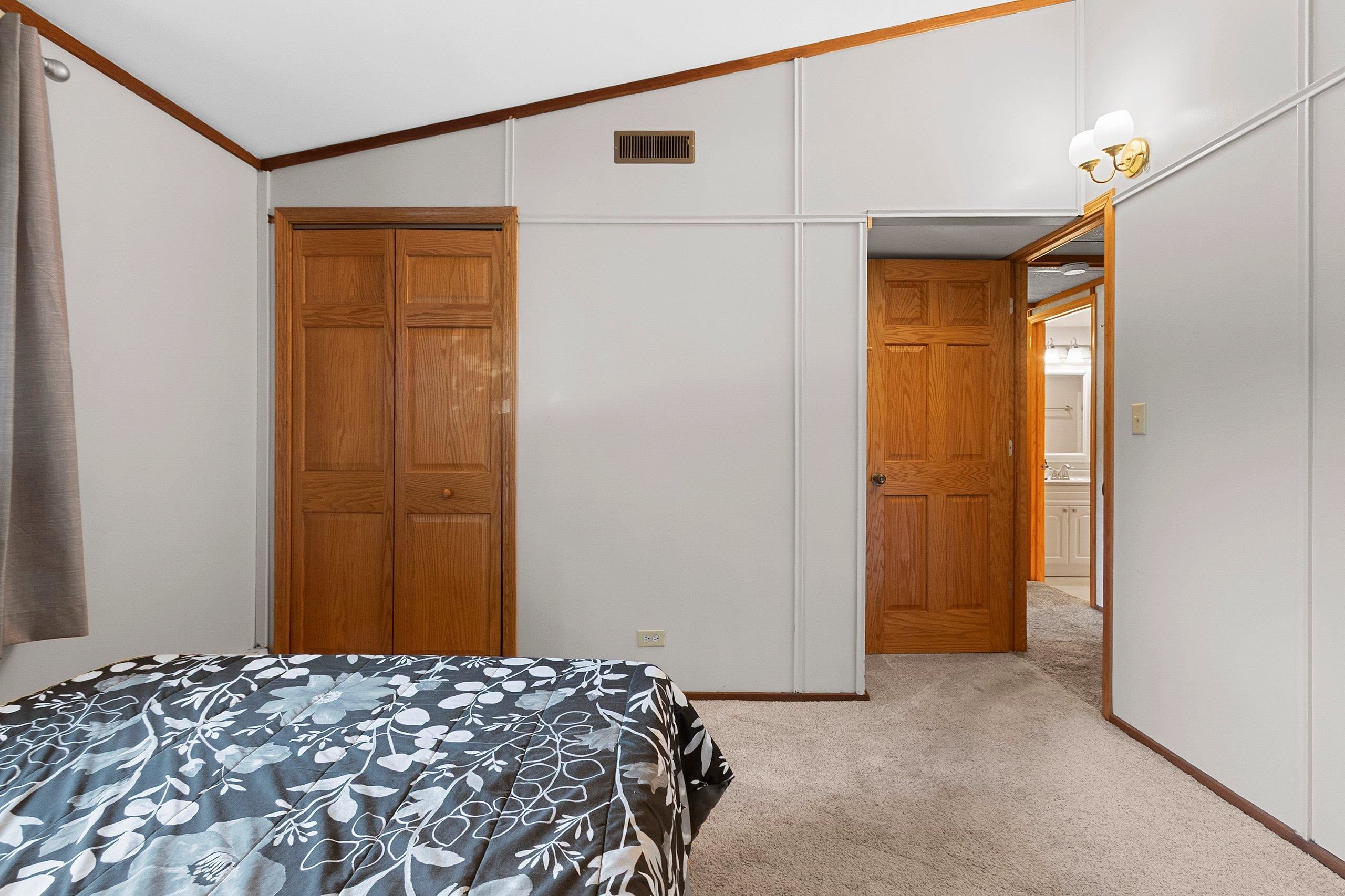 Shawano, Wisconsin 54166, United States, 4 Bedrooms Bedrooms, ,2 BathroomsBathrooms,Residential,Active,219901