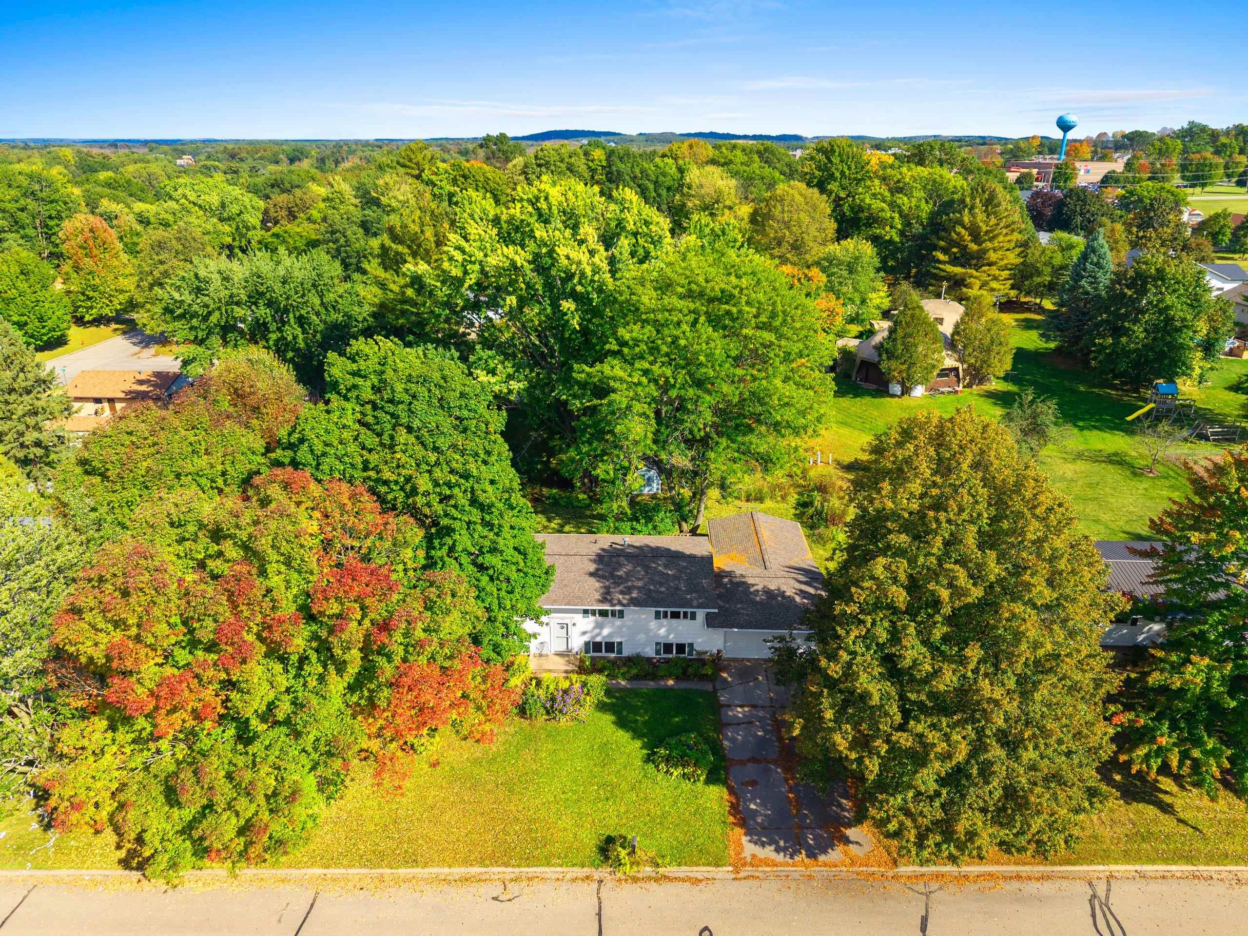 Shawano, Wisconsin 54166, United States, 4 Bedrooms Bedrooms, ,2 BathroomsBathrooms,Residential,Active,219901