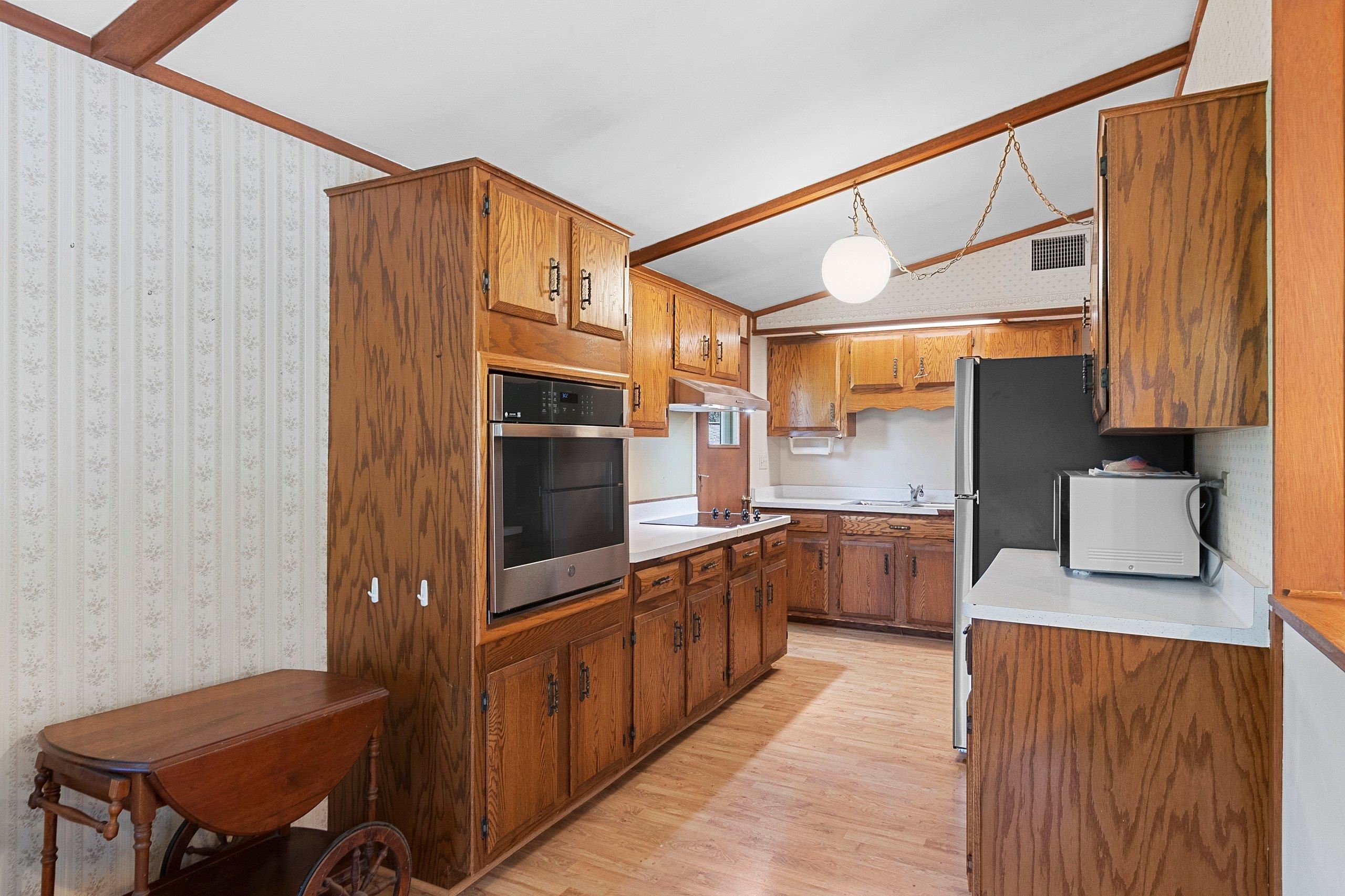 Shawano, Wisconsin 54166, United States, 4 Bedrooms Bedrooms, ,2 BathroomsBathrooms,Residential,Active,219901