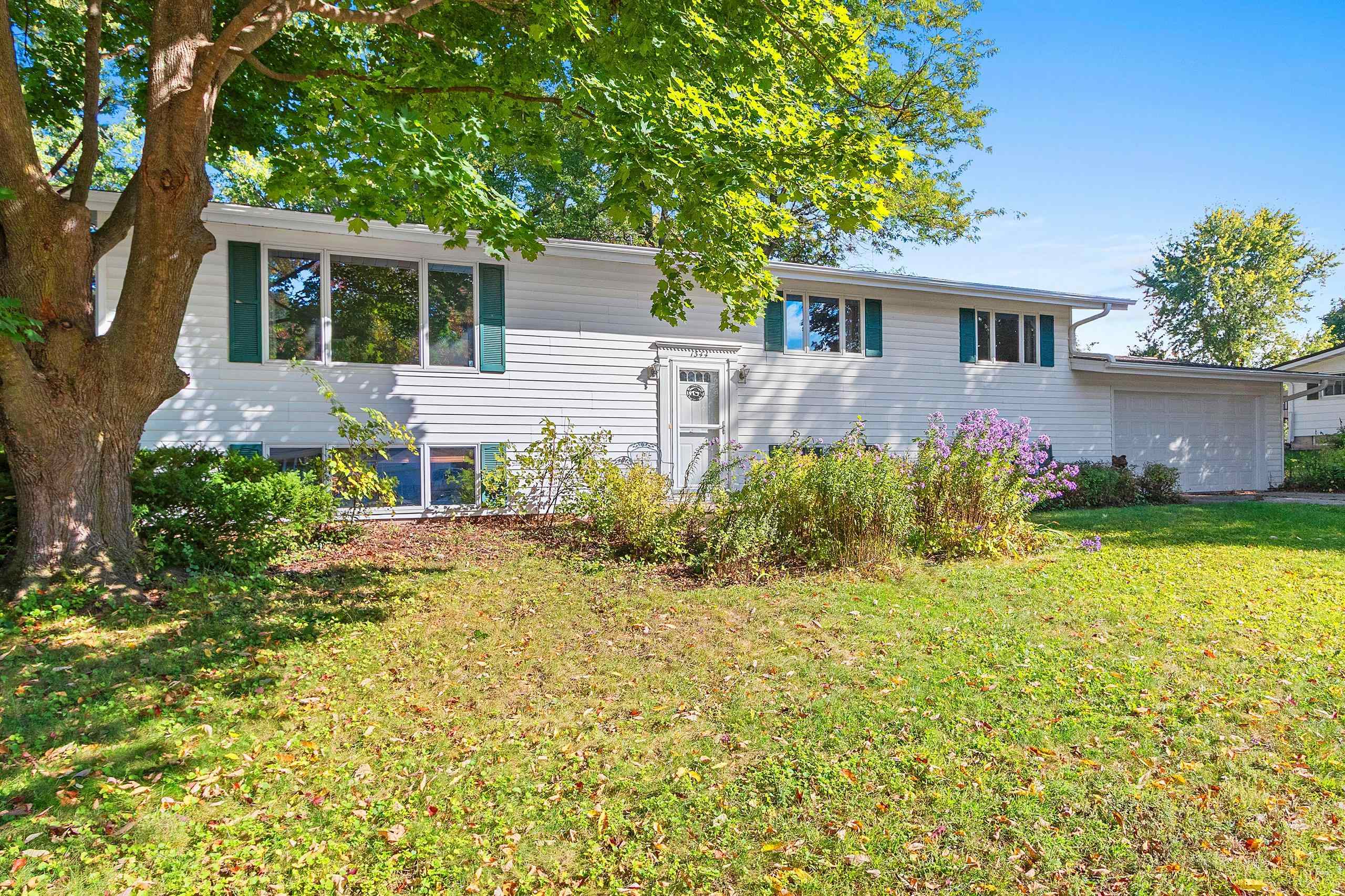 Shawano, Wisconsin 54166, United States, 4 Bedrooms Bedrooms, ,2 BathroomsBathrooms,Residential,Active,219901