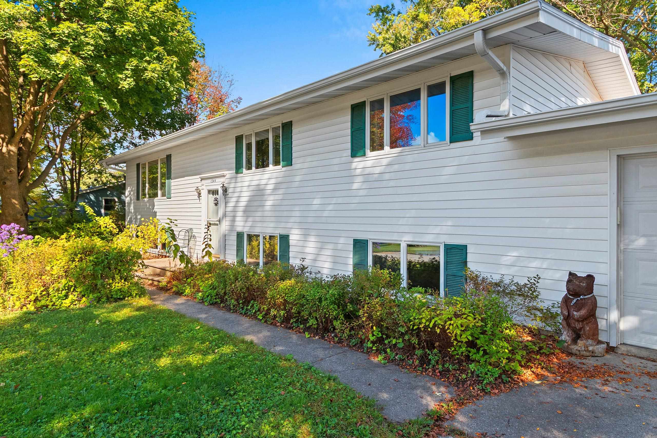 Shawano, Wisconsin 54166, United States, 4 Bedrooms Bedrooms, ,2 BathroomsBathrooms,Residential,Active,219901