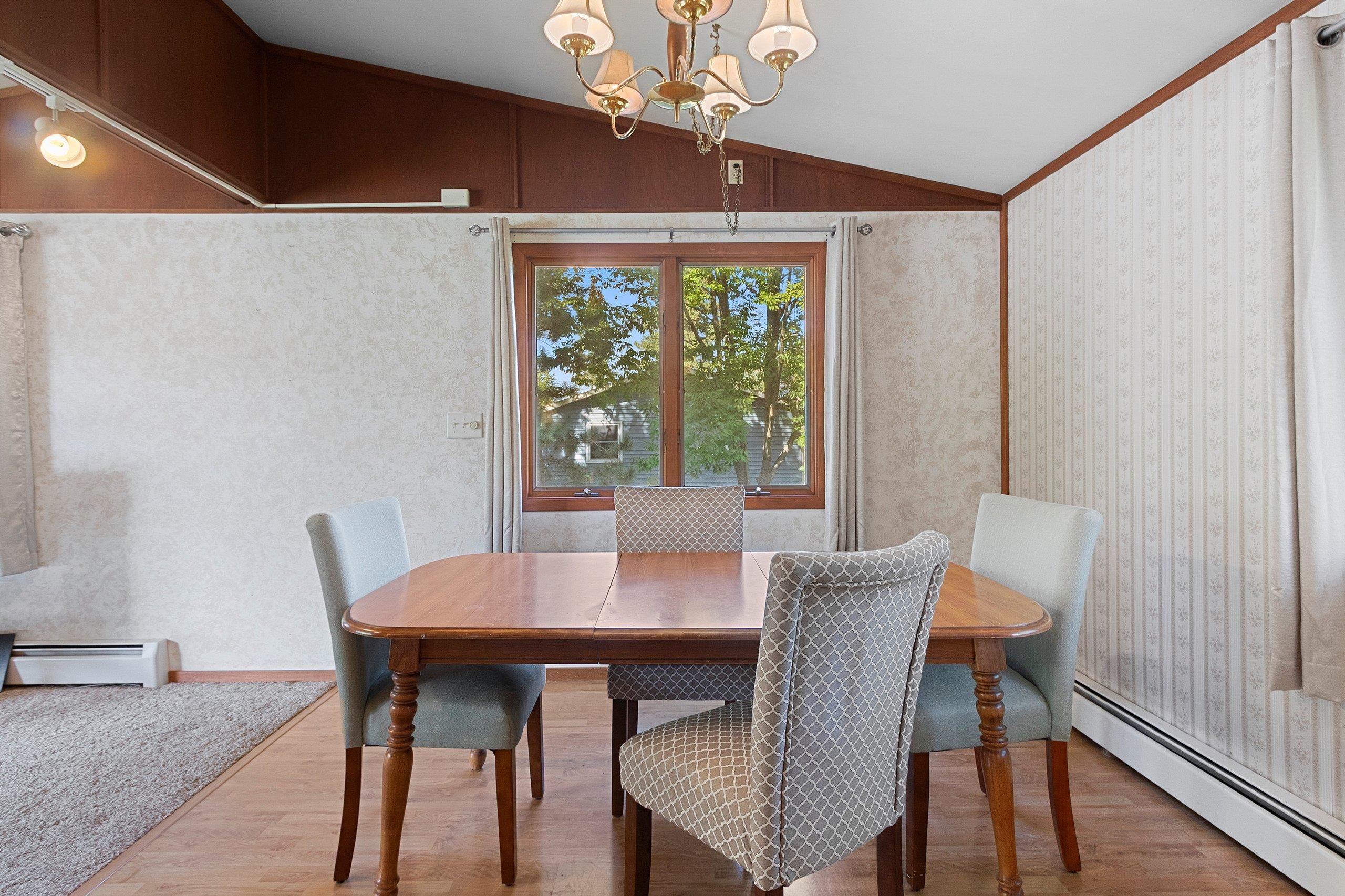 Shawano, Wisconsin 54166, United States, 4 Bedrooms Bedrooms, ,2 BathroomsBathrooms,Residential,Active,219901