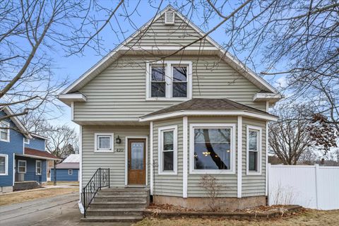 Photo of 420 COLUMBUS Avenue, BRILLION, WI 54110 (MLS # 50321840)