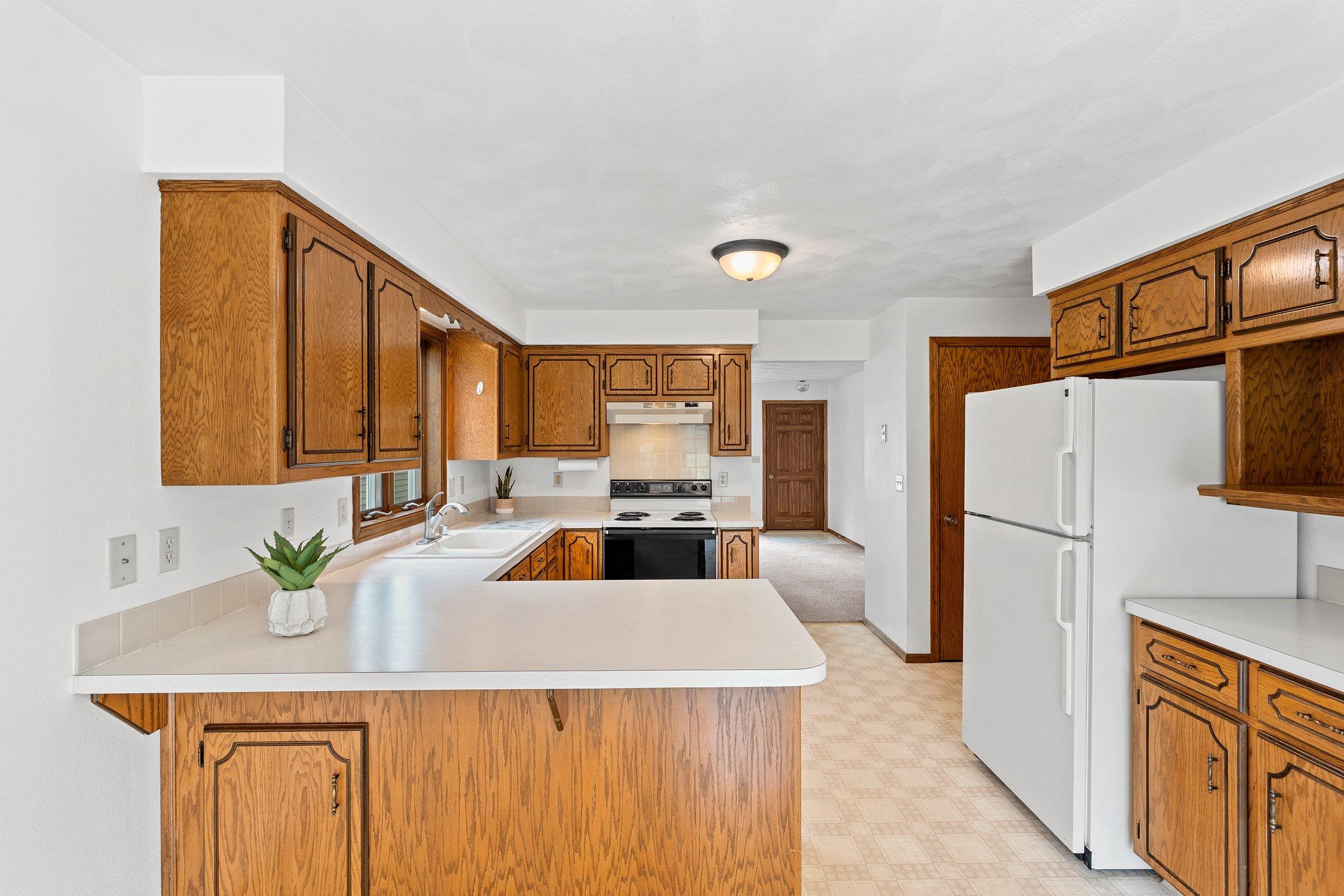 Appleton, Wisconsin 54914, United States, 2 Bedrooms Bedrooms, ,2 BathroomsBathrooms,Residential,Active,148956