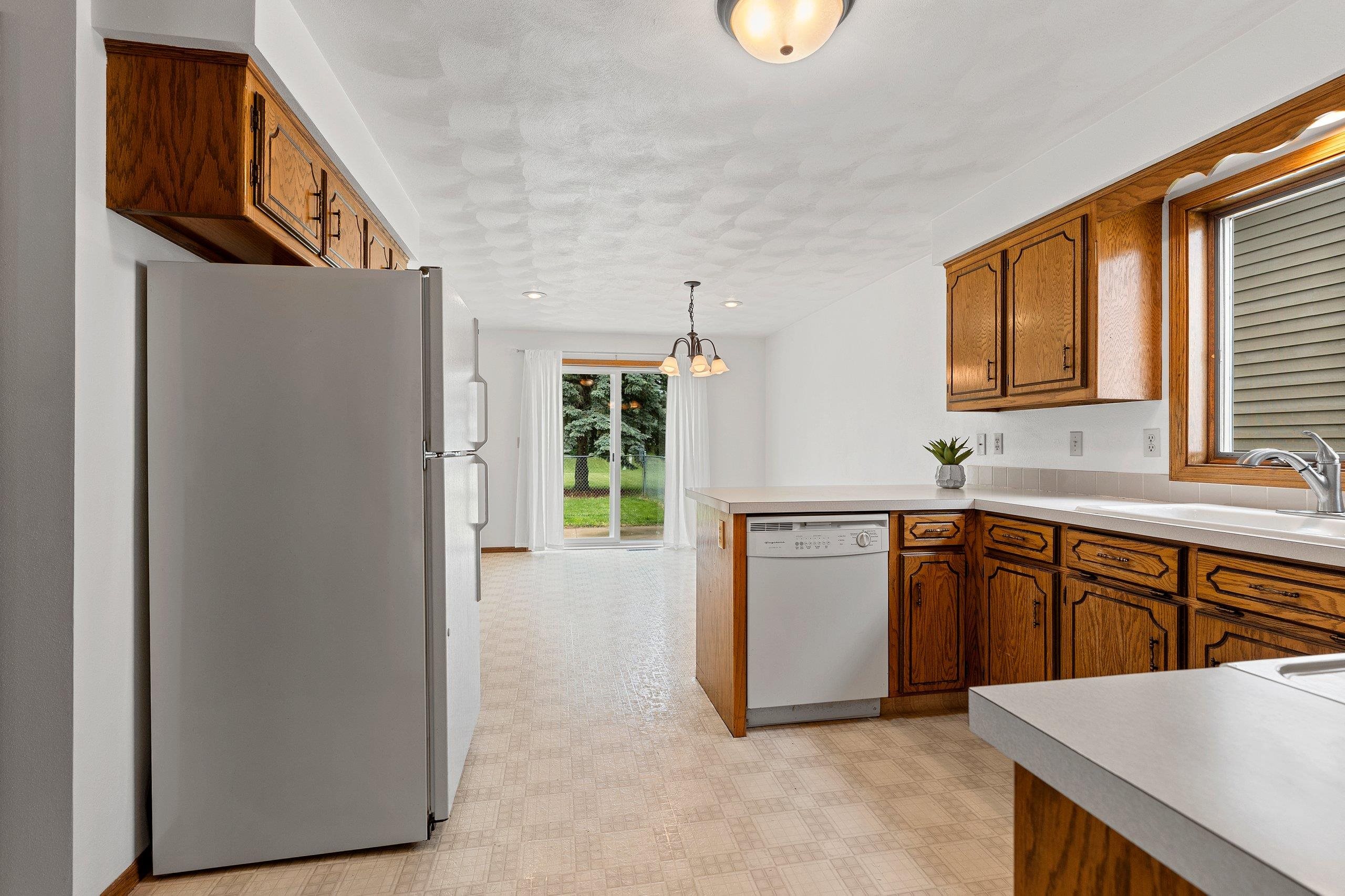 Appleton, Wisconsin 54914, United States, 2 Bedrooms Bedrooms, ,2 BathroomsBathrooms,Residential,Active,148956