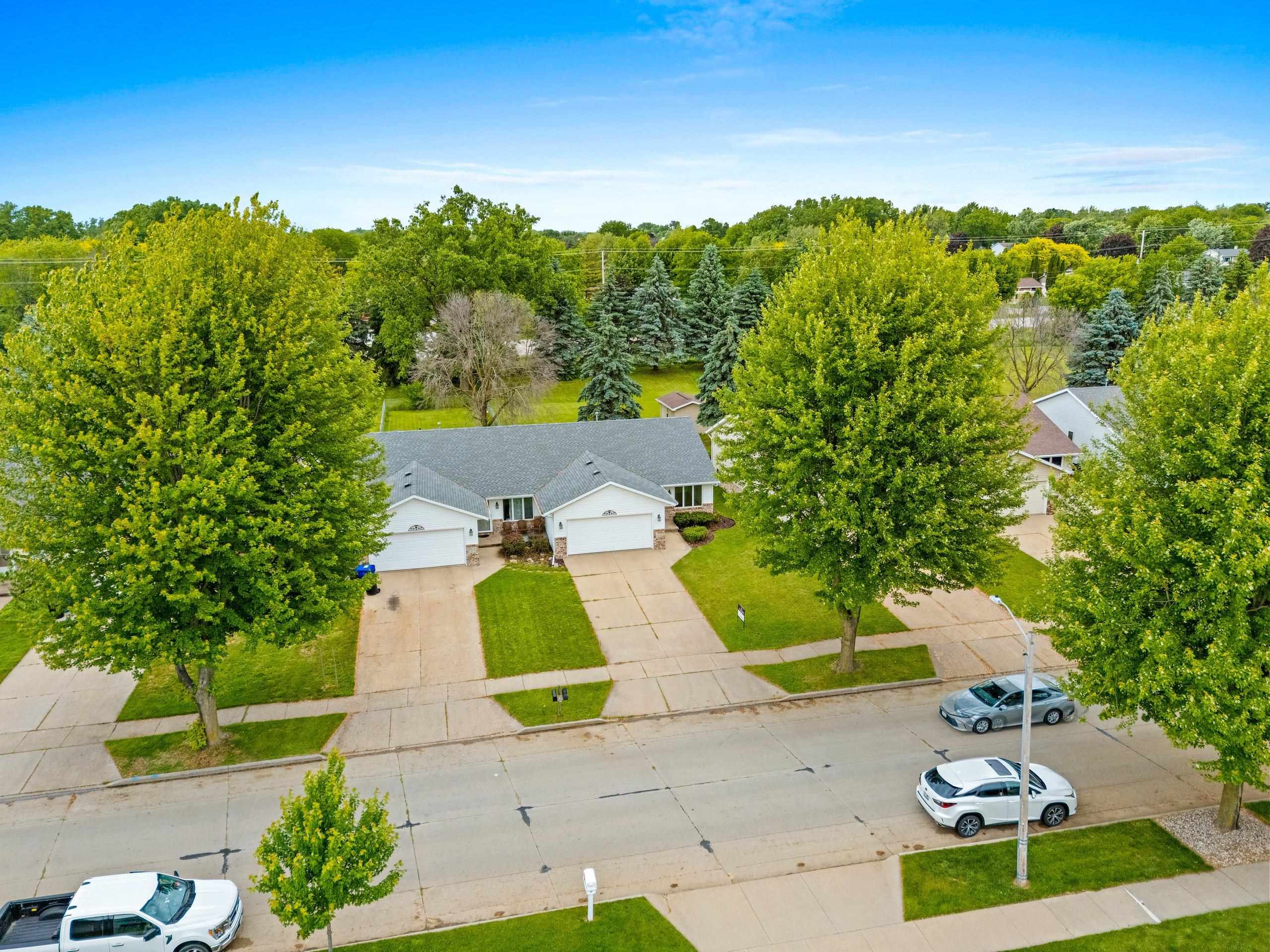 Appleton, Wisconsin 54914, United States, 2 Bedrooms Bedrooms, ,2 BathroomsBathrooms,Residential,Active,148956