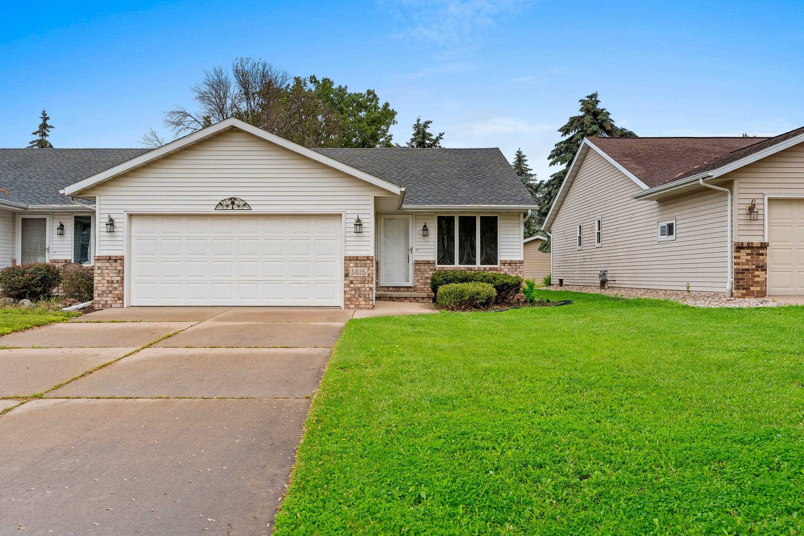 Appleton, Wisconsin 54914, United States, 2 Bedrooms Bedrooms, ,2 BathroomsBathrooms,Residential,Active,148956