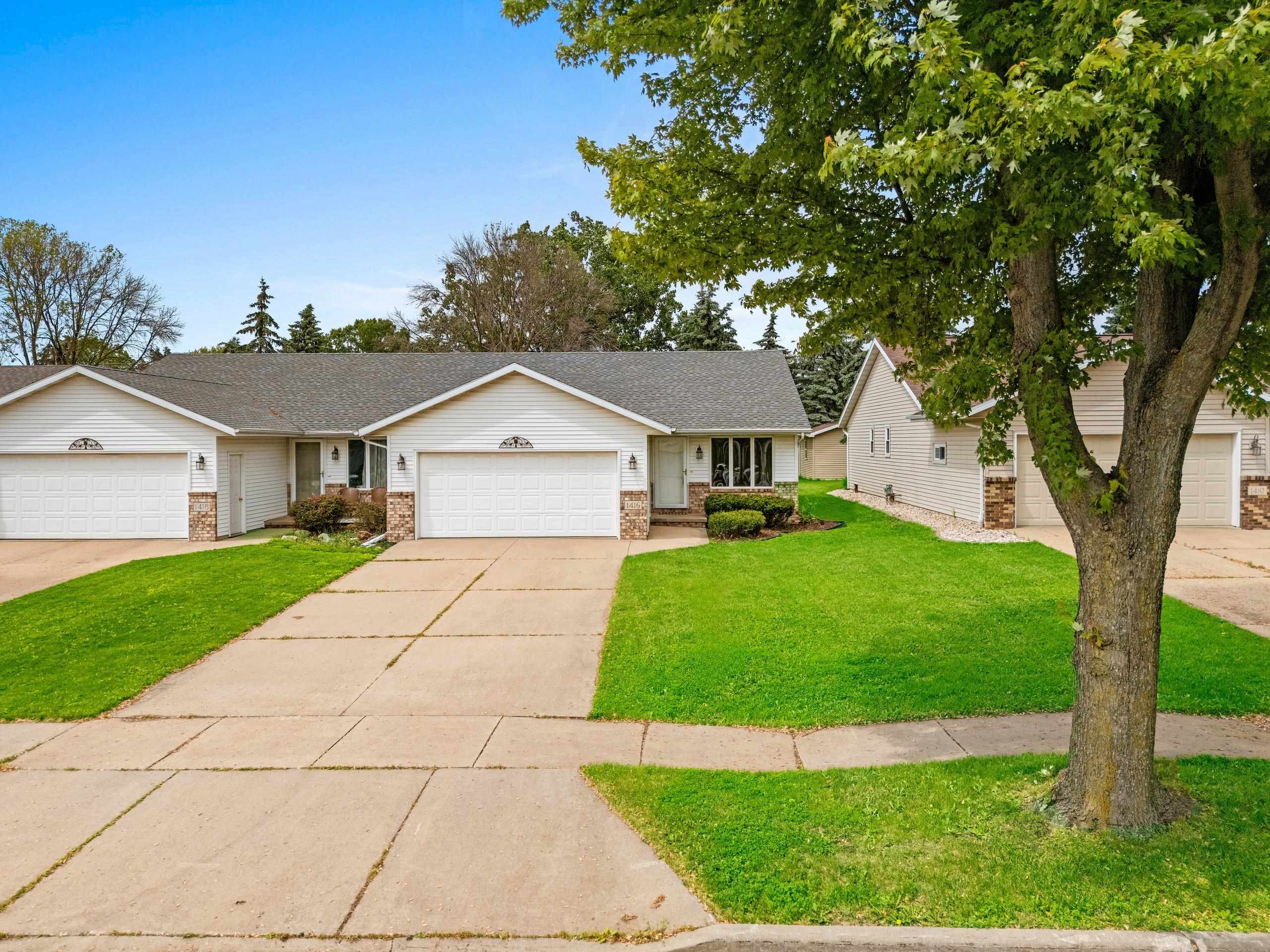 Appleton, Wisconsin 54914, United States, 2 Bedrooms Bedrooms, ,2 BathroomsBathrooms,Residential,Active,148956